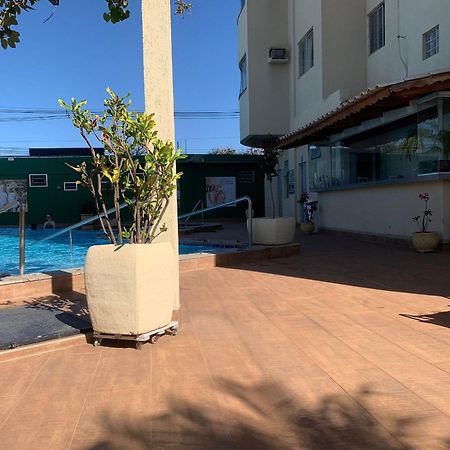 Toulon Flat Service Apartment Caldas Novas Exterior photo